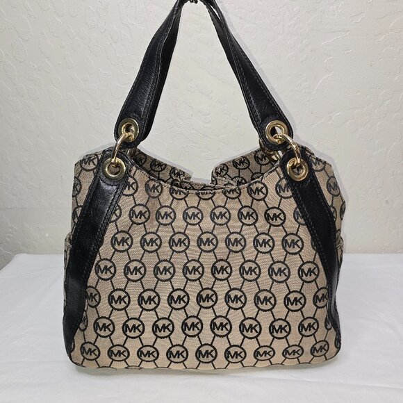 Michael Kors Ludlow Black & Beige Signature Canvas & Leather Drawstring HoboBag - Picture 4 of 11
